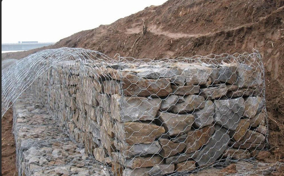 Low Carbon Iron Steel Wire Customizable Metal Gabion Cages Corrosion Resistance