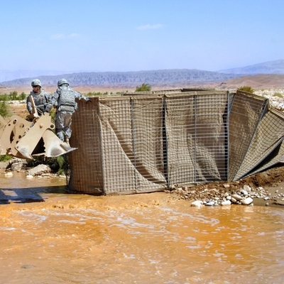 Galvanized Stackable Welded Gabion Box MIL 7 2.21m Hesco Barrier for Miltary Defensive Barrier Flood Protection Wall
