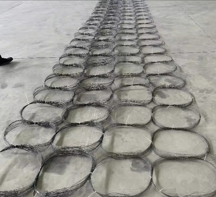 Low-visibility Wire Net Anti Tank Wire Mesh Barrier For Ukraine