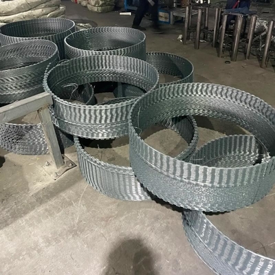 CBT Razor Barbed Wire For Fortification Anti-Rust Razor Blade Barbed Wire Double Strand In Rolls