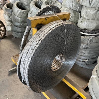 Factory Direct Hot Dipped Galvanized Steel Wire Mesh Fence Rust-Proof Razor Barbed Wire BTO-22 For Security For Prisons