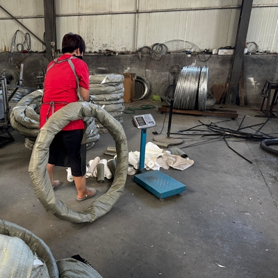 Manufacturer Supply 500mm Coil Diameter Concertina Razor Barbed Wire