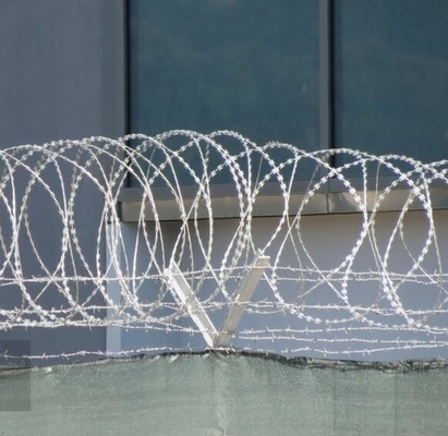 Manufacturer Supply 500mm Coil Diameter Concertina Razor Barbed Wire