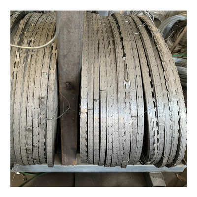 2.5mm Diameter Galvanized Razor Barbed Wire Fence Security Welded Steel Mesh with Barbs