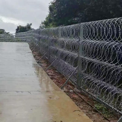2.5mm Diameter Galvanized Razor Barbed Wire Fence Security Welded Steel Mesh with Barbs
