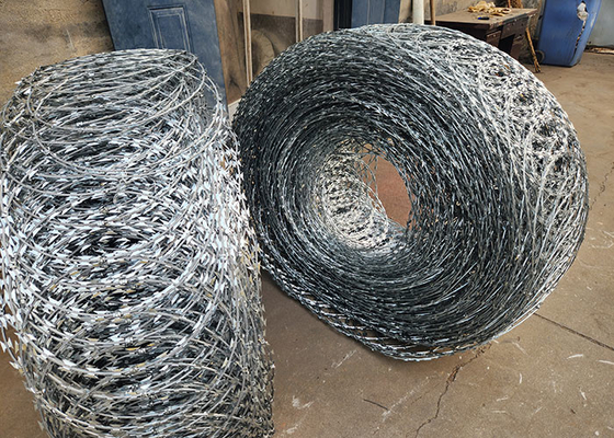 Farm Galvanized Safety  Razor Barbed Wire Roll Pasture Barbed Wire Coil