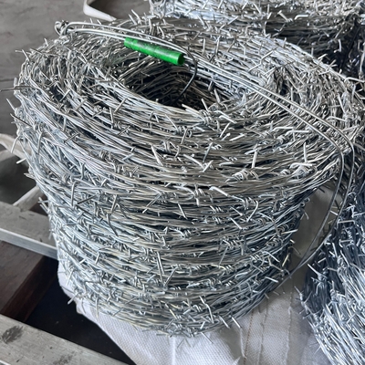 Factory Hot Dipped Galvanized Barbed Wire For Mesh Security Fencing 12.5 Gauge 18 Gauge PVC Coated Iron Barbed Wire