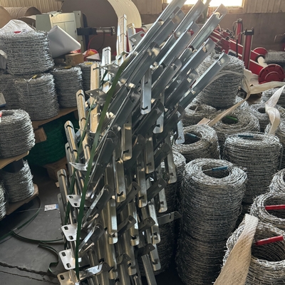 Factory Hot Dipped Galvanized Barbed Wire For Mesh Security Fencing 12.5 Gauge 18 Gauge PVC Coated Iron Barbed Wire