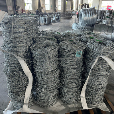 Standard Galvanized BWG16 Double Strand Barbed Wire Fence With Handle