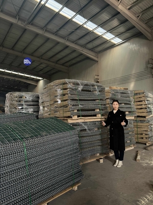 Surface Hot Dip Galvanized 200g/m2 Bastion Barrier Wall Defensive Barrier For Protection