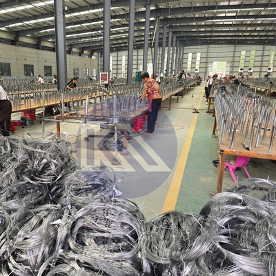 Inconspicuous Obstacle Fence Security Barrier MZP Tangle Barely Noticeable Obstacle 5х10х1.4m  Anti Tank Wire