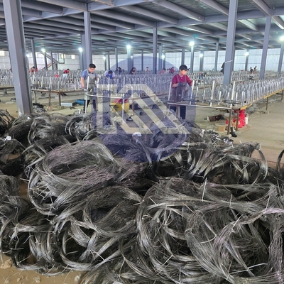 Inconspicuous Obstacle Fence Security Barrier MZP Tangle 10x5x1.4 Wire Mesh Barrier Anti Tank Wire In Garland Woven Into Rings