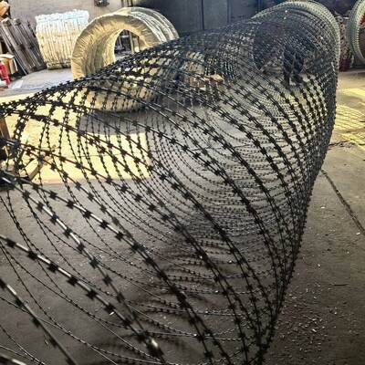 High Security Fence Hot Dipped Galvanized BTO-22 Concertina Razor Barbed Wire Wall