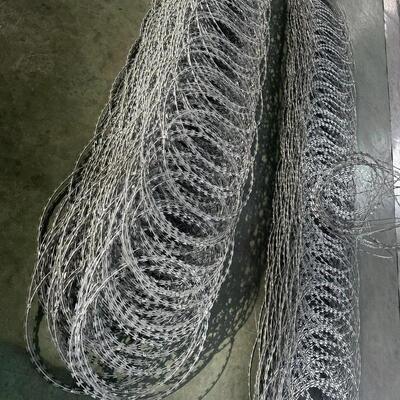 High Security Fence Hot Dipped Galvanized BTO-22 Concertina Razor Barbed Wire Wall