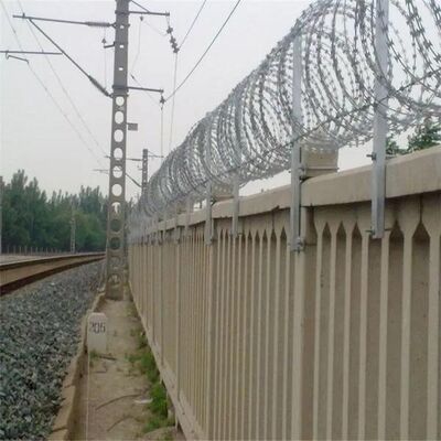 High Tensile Galvanized Razor Barbed Wire Cross Type Concertina Blade Wire for Border Prison Perimeter Protection