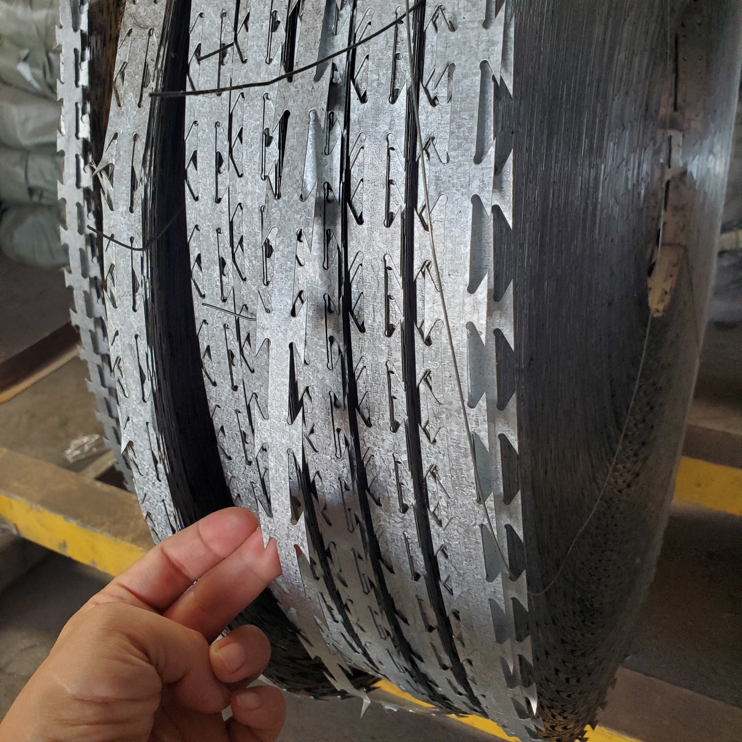 Fencing Bto-30 Barbed Wire And Razor Wire Mesh Galvanized Steel