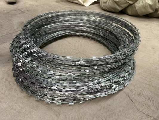 BTO-22 Hot-Dipped Galvanized Barbed Wire Security Fence Single Razor