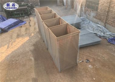 Army Using Barrier Defence Hot Dipped Galvanized Craft After Welding