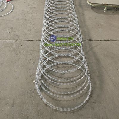 Factory Wholesale Bto-22 Hot Dipped Galvanized Concertina 0.5mm Razor Barbed Wire for Highway  Roadside Security Barriers