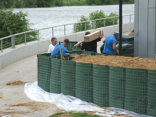 Heavy-Duty Anti-Corrosion Gabion Barrier Fence Defensive Security Retaining Wall